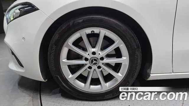 Mercedes-Benz A-Class 2020 thumb 11