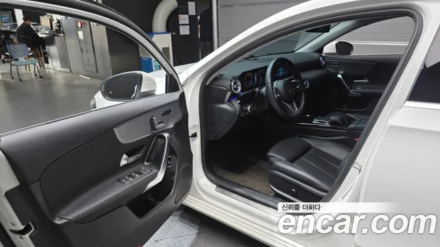 Mercedes-Benz A-Class 2020 thumb 5