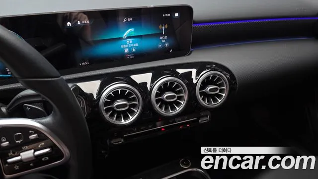 Mercedes-Benz A-Class 2020 thumb 10