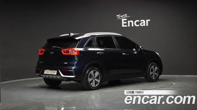 Kia Niro 2016 thumb 2