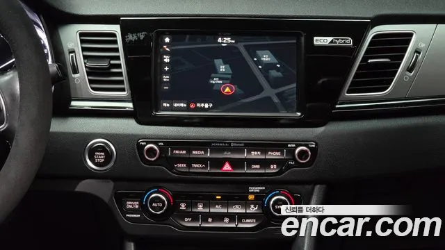 Kia Niro 2016 thumb 9