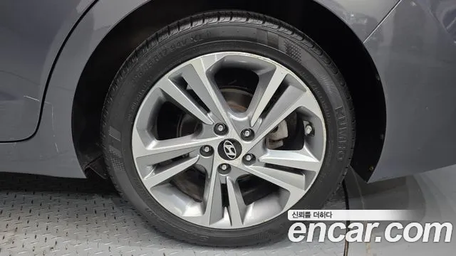 Hyundai Avante 2017 thumb 2