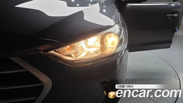 Hyundai Avante 2017 thumb 5
