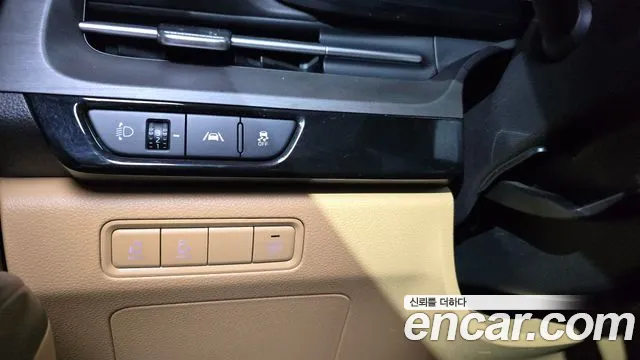 Kia Carnival 2022 thumb 3