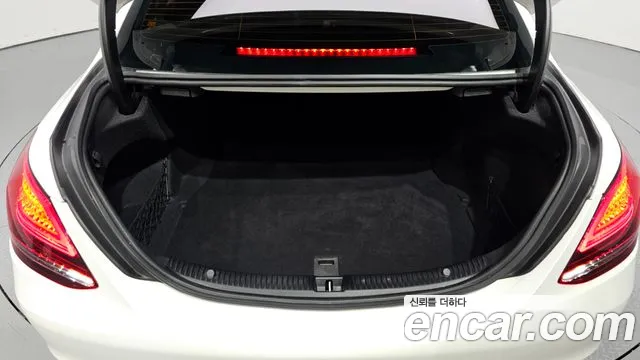 Mercedes-Benz C-Class 2020 thumb 10