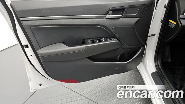 Hyundai AD 2017 thumb 12