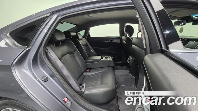 Hyundai Genesis 2015 thumb 6