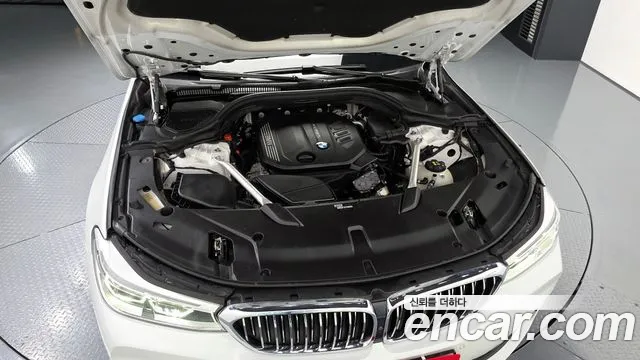 BMW 6 серии Gran Turismo 2019 thumb 7