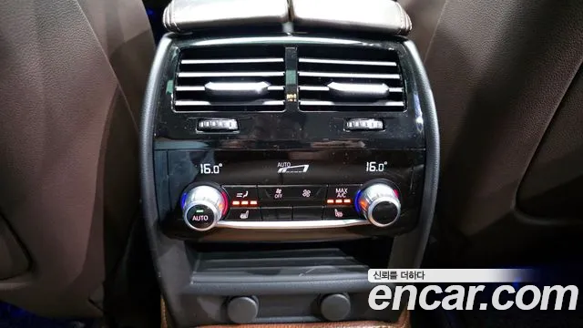 BMW 6 серии Gran Turismo 2019 thumb 9