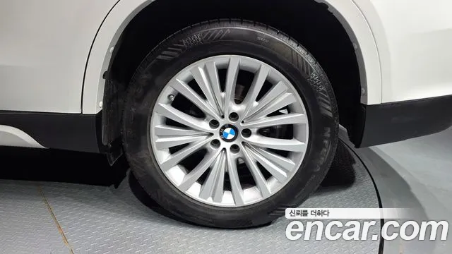 BMW X5 2017 thumb 12