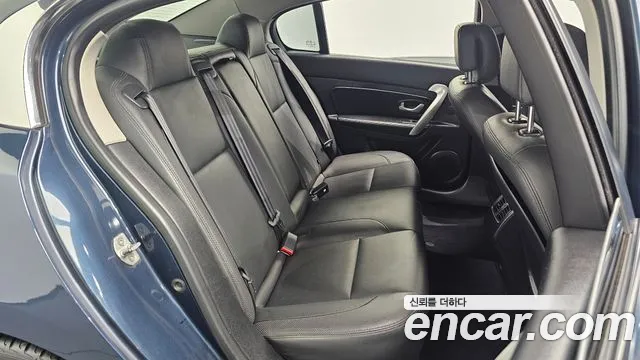 Renault SM5 2015 thumb 8