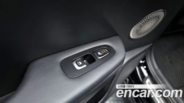 Kia Stinger 2017 thumb 6