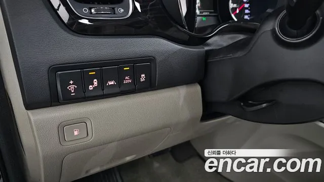 Kia Carnival 2018 thumb 9
