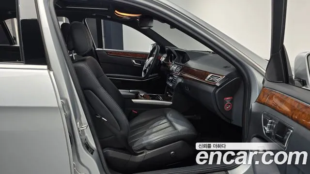 Mercedes-Benz E-Class 2013 thumb 5