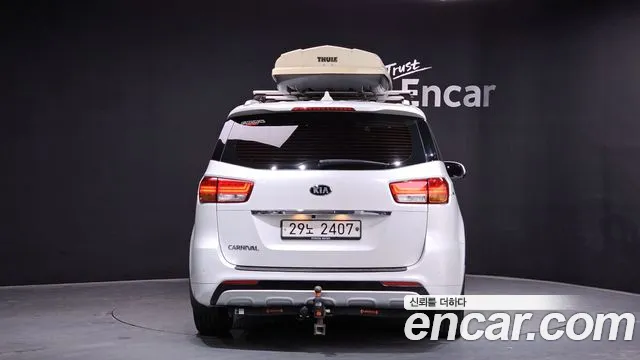 Kia Carnival 2014 thumb 2