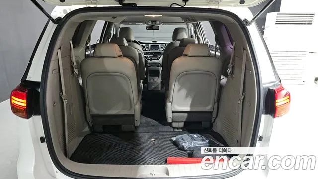 Kia Carnival 2014 thumb 3