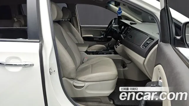 Kia Carnival 2014 thumb 7