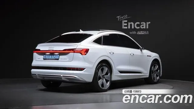 Audi e-tron 2021 thumb 3