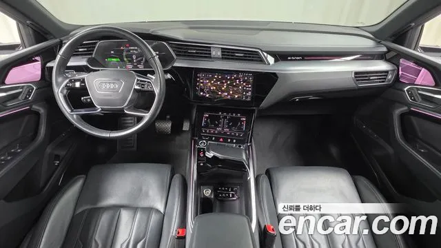 Audi e-tron 2021 thumb 12