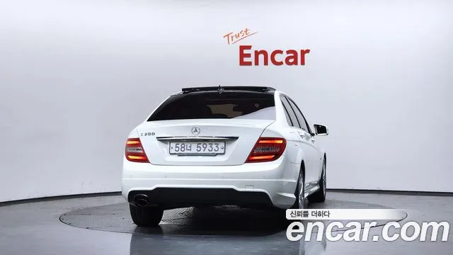 Mercedes-Benz C-Class 2011 thumb 8