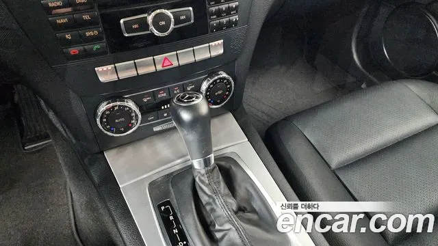 Mercedes-Benz C-Class 2011 thumb 9