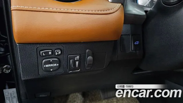 Toyota RAV4 2018 thumb 12