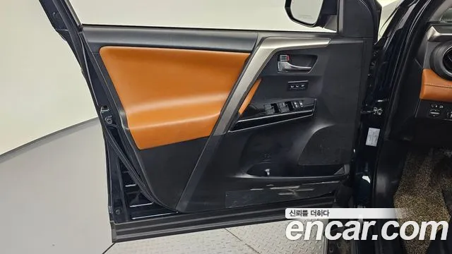 Toyota RAV4 2018 thumb 3