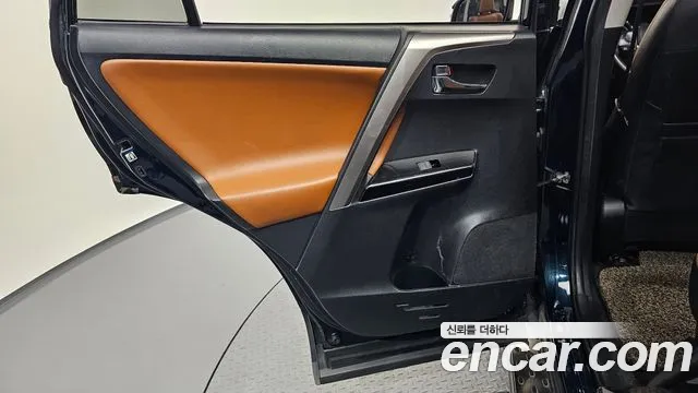 Toyota RAV4 2018 thumb 4