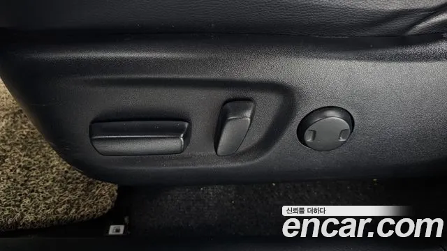 Toyota RAV4 2018 thumb 8