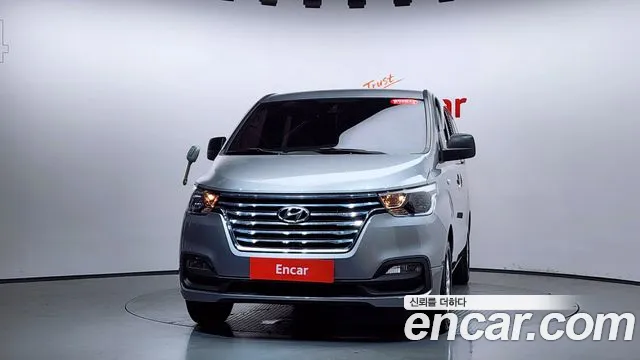 Hyundai Staria 2018 thumb 11