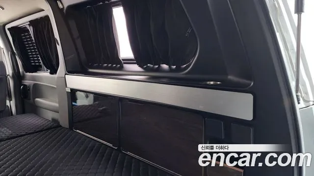 Hyundai Staria 2018 thumb 9