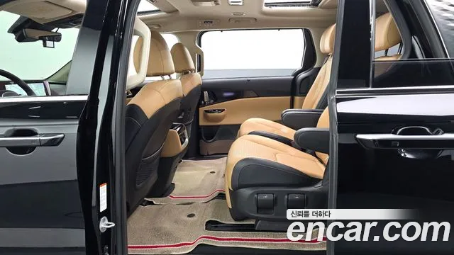 Kia Carnival 2022 thumb 4