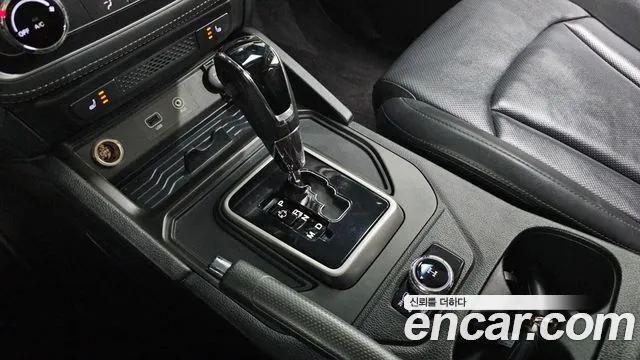 KGM Rexton 2018 thumb 10
