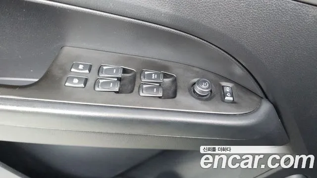 KGM Rexton 2018 thumb 2