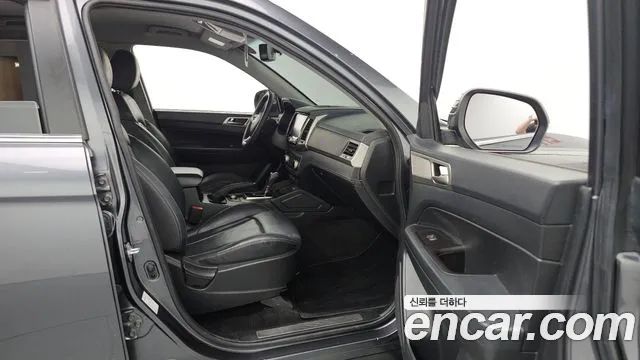 KGM Rexton 2018 thumb 7