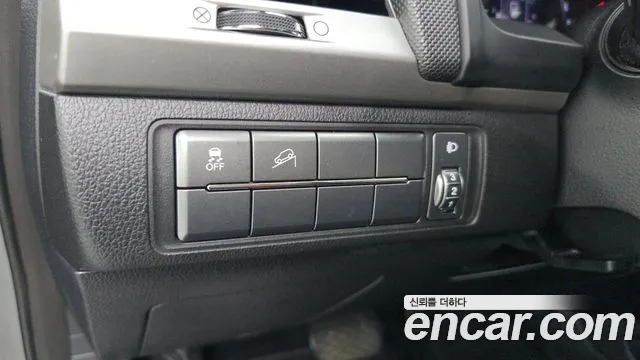 KGM Rexton 2018 thumb 3