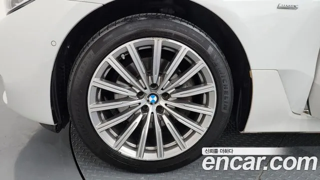 BMW 6 серии Gran Turismo 2018 thumb 7