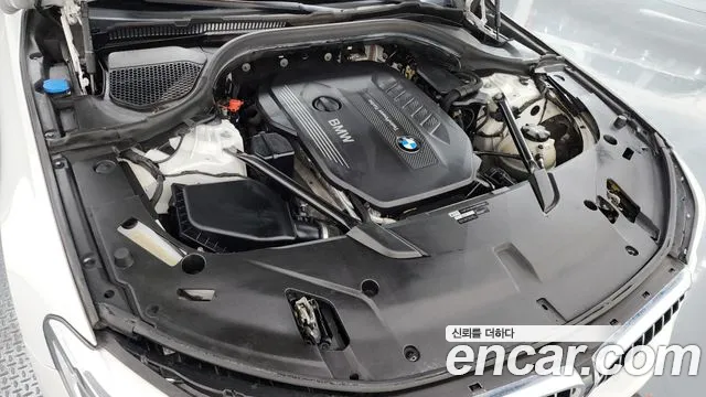 BMW 6 серии Gran Turismo 2018 thumb 2