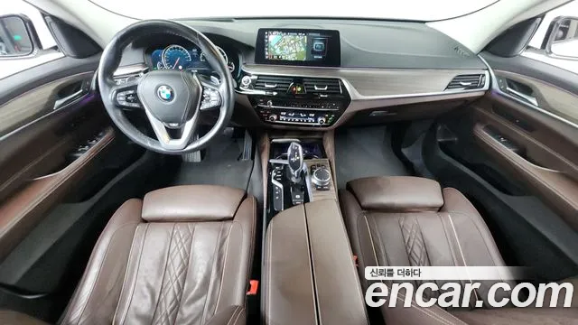 BMW 6 серии Gran Turismo 2018 thumb 10