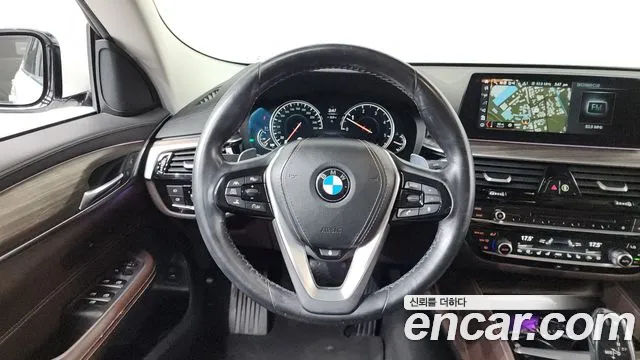 BMW 6 серии Gran Turismo 2018 thumb 11