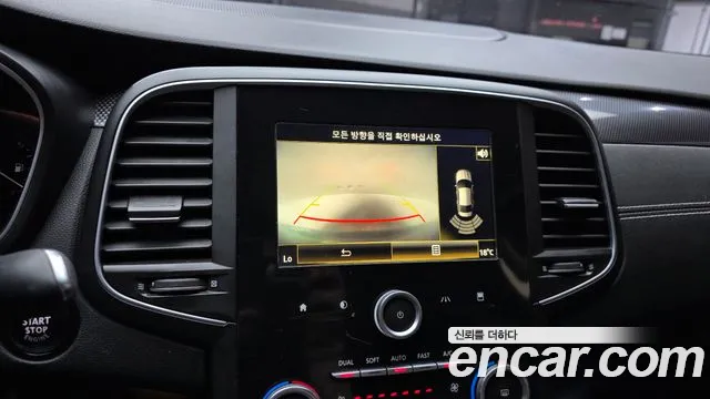 Renault SM6 2016 thumb 10