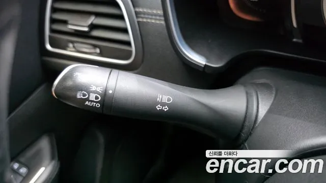Renault SM6 2016 thumb 6