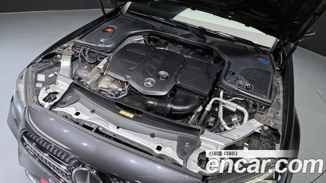 Mercedes-Benz E-Class 2020 thumb 9