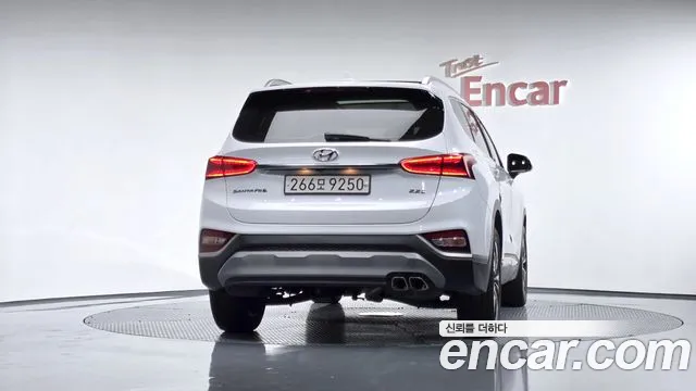 Hyundai Santa Fe 2018 thumb 4