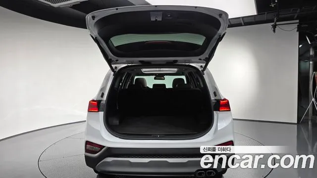 Hyundai Santa Fe 2018 thumb 9