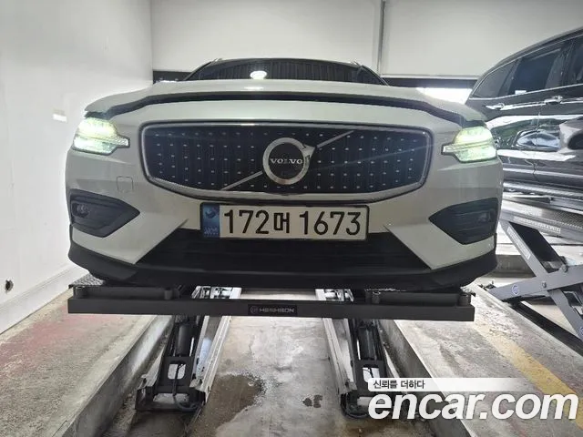 Volvo V60 Cross Country 2023 thumb 6