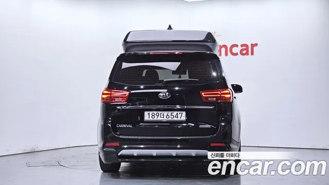 Kia Carnival 2018 thumb 5