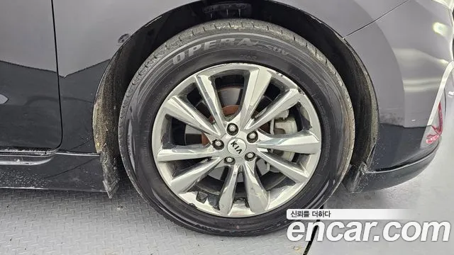 Kia Carnival 2018 thumb 2