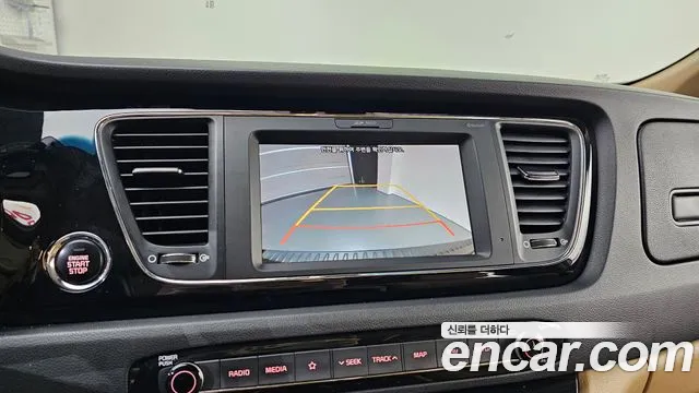 Kia Carnival 2018 thumb 6