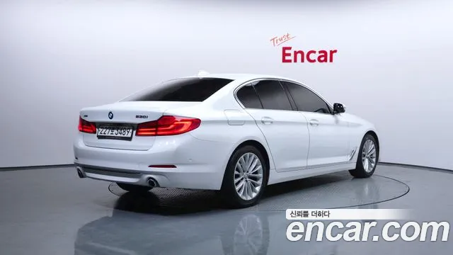 BMW 5 серии 2019 thumb 3
